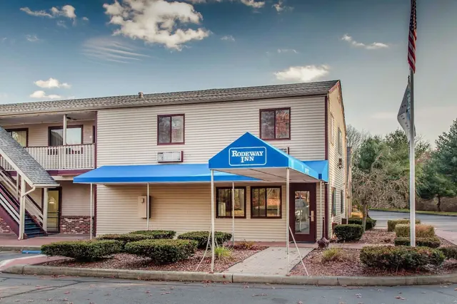 Photo 1 - Rodeway Inn Groton - New London