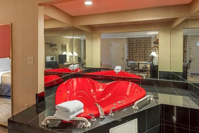Photo 1 - Economy Inn