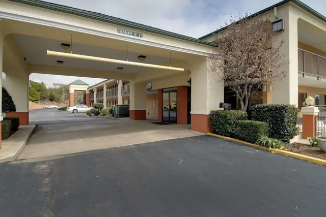 Photo 1 - Quality Inn & Suites Clarksville