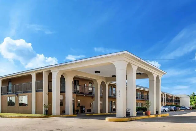 Photo 1 - Econo Lodge Greenville