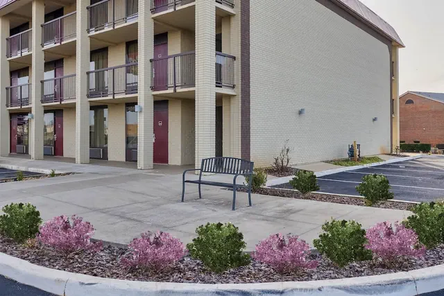 Photo 1 - Red Roof Inn PLUS+ Huntsville - Madison