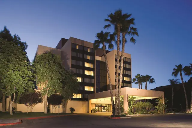 Photo 1 - DoubleTree by Hilton Fresno Convention Center