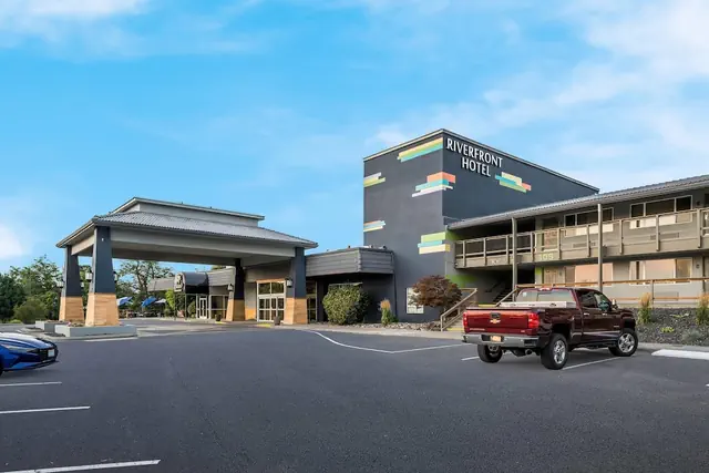 Photo 1 - Richland Riverfront Hotel and Conference Center, Ascend Hotel Collection