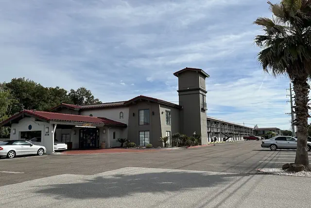 Photo 1 - Motel 6 Beaumont, TX