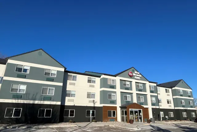 Photo 1 - Best Western Plus Paper Valley Hotel