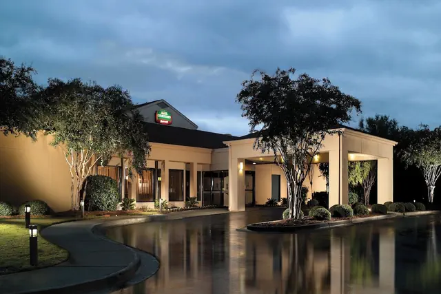 Photo 1 - Courtyard by Marriott Macon