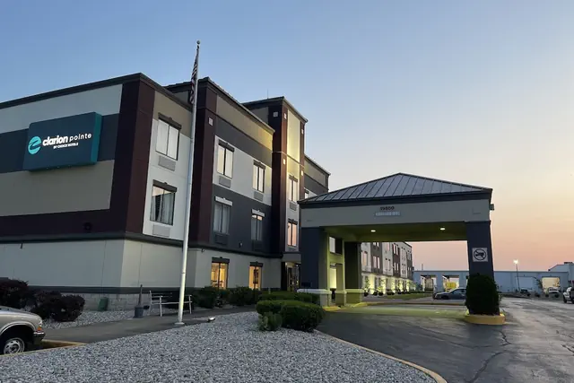 Photo 1 - Clarion Pointe Evansville North
