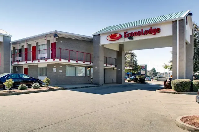 Photo 1 - Econo Lodge Meridian South
