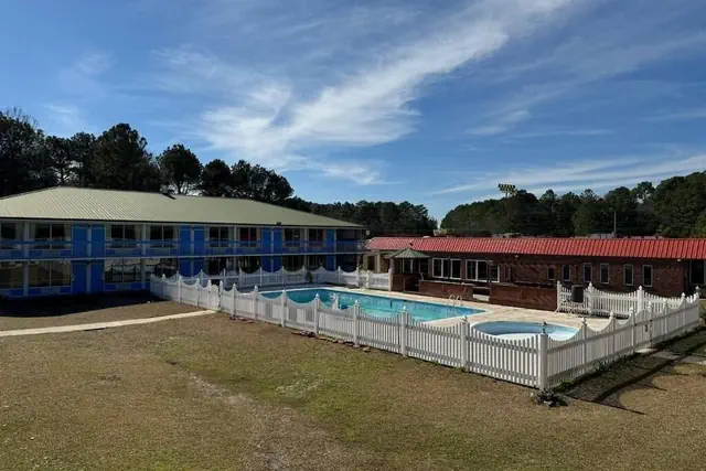Photo 1 - Guest Inn