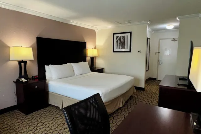 Photo 1 - Executive Inn - Fort Lee