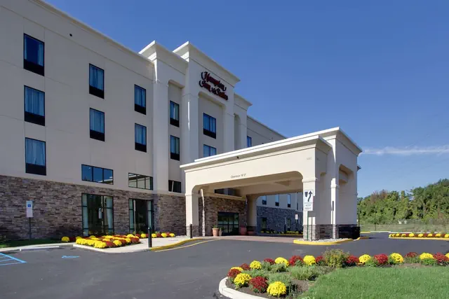 Photo 1 - Hampton Inn & Suites Philadelphia/Bensalem