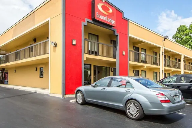 Photo 1 - Econo Lodge Knoxville North