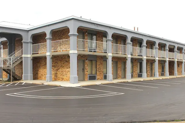 Photo 1 - Econo Lodge Franklin South
