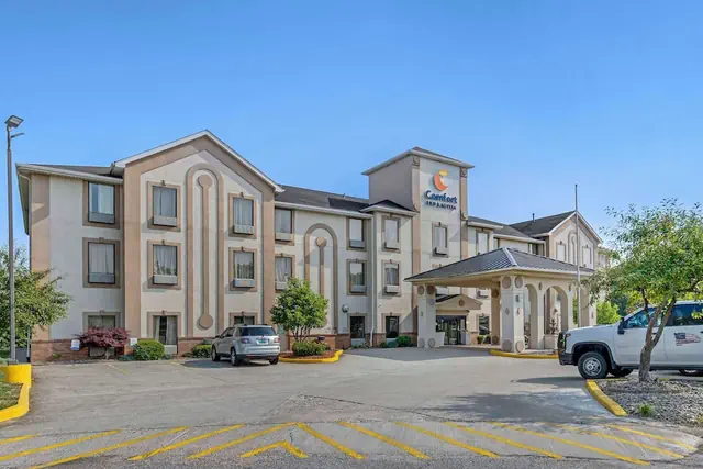 Photo 1 - Comfort Inn & Suites La Grange - Louisville Area