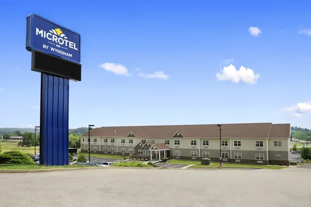 Photo 1 - Microtel Inn By Wyndham Mineral Wells/Parkersburg