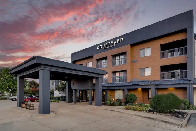 Photo 1 - Courtyard by Marriott Shreveport Airport