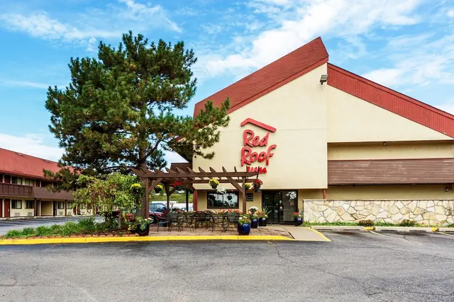 Photo 1 - Red Roof Inn Grand Rapids Airport