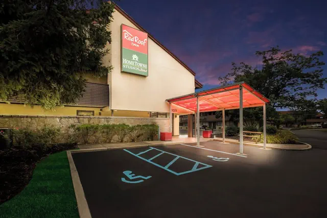 Photo 1 - Red Roof Inn Princeton - Ewing