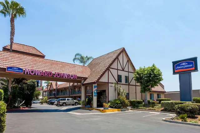 Photo 1 - Howard Johnson by Wyndham Norco