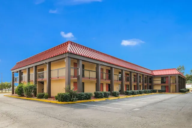Photo 1 - Econo Lodge Columbus near Airport