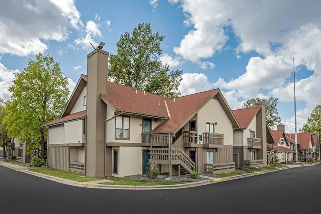 Photo 1 - MainStay Suites Springfield South - Battlefield Rd