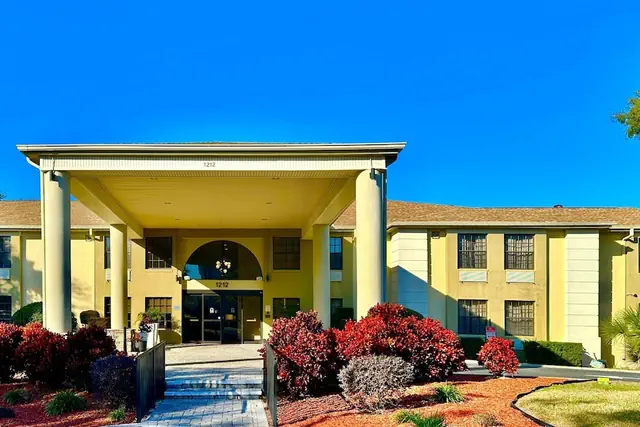 Photo 1 - Comfort Inn Ocala Silver Springs