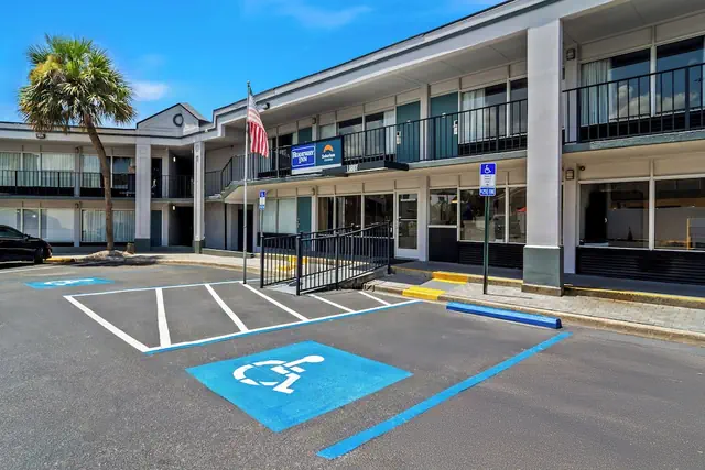 Photo 1 - Rodeway Inn Orange Park - Jacksonville near Naval Air Station