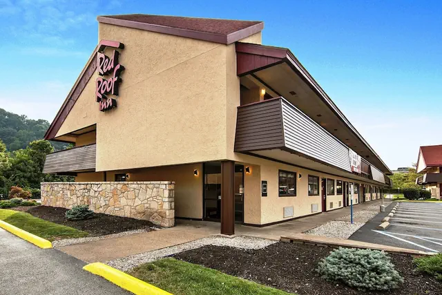 Photo 1 - Red Roof Inn Charleston - Kanawha City, WV
