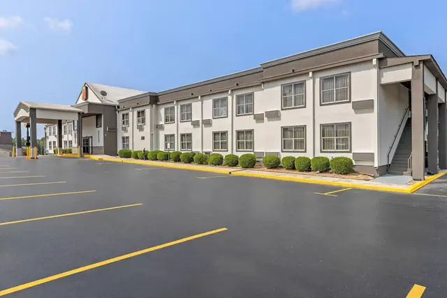 Photo 1 - Super 8 by Wyndham Athens
