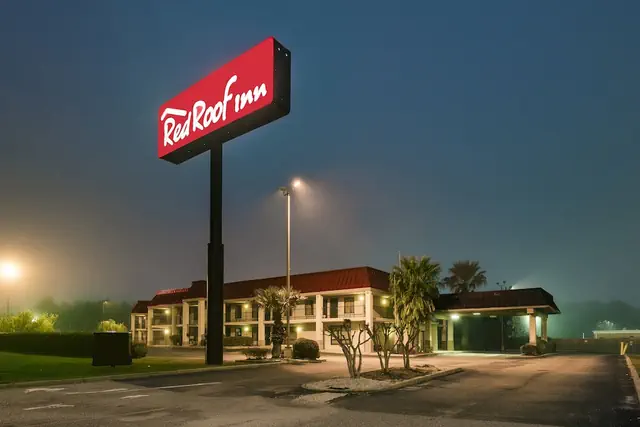 Photo 1 - Red Roof Inn Mobile North - Saraland
