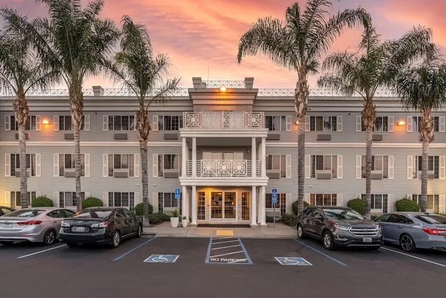 Photo 1 - Best Western Luxury Inn
