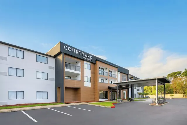Photo 1 - Courtyard by Marriott Mobile