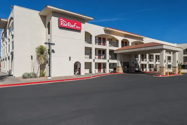 Photo 1 - Red Roof Inn Albuquerque - Midtown
