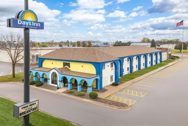Photo 1 - Days Inn by Wyndham Austin