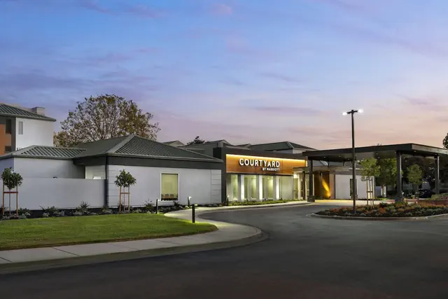 Photo 1 - Courtyard by Marriott San Mateo Foster City