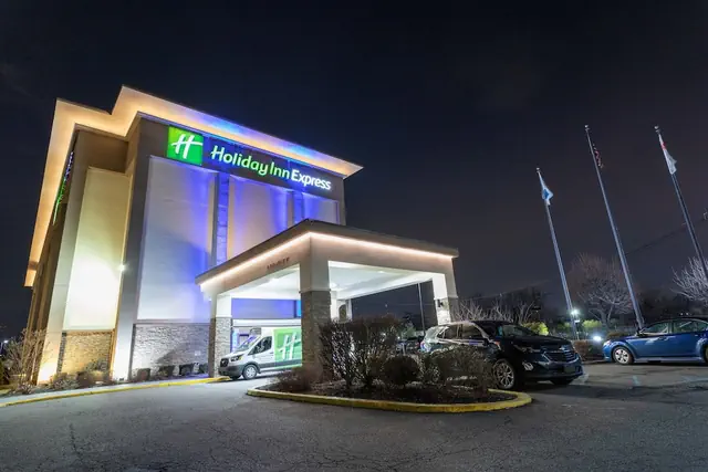 Photo 1 - Holiday Inn Express Newark Airport Elizabeth by IHG