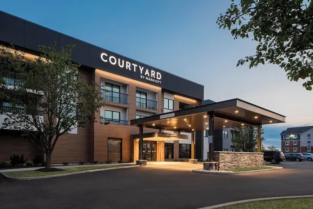 Photo 1 - Courtyard by Marriott Cincinnati Airport South/Florence