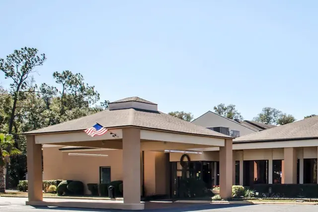 Photo 1 - Quality Inn & Suites Pensacola Bayview