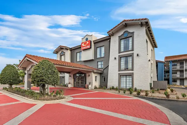 Photo 1 - Econo Lodge Augusta North - Washington Road