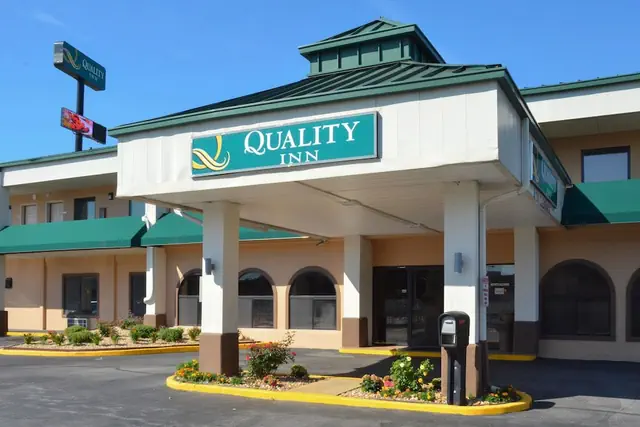 Photo 1 - Quality Inn Bowling Green South