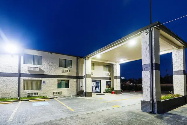 Photo 1 - SureStay by Best Western Channelview