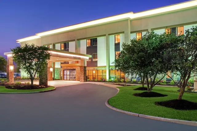 Photo 1 - Hampton Inn by Hilton Merrillville