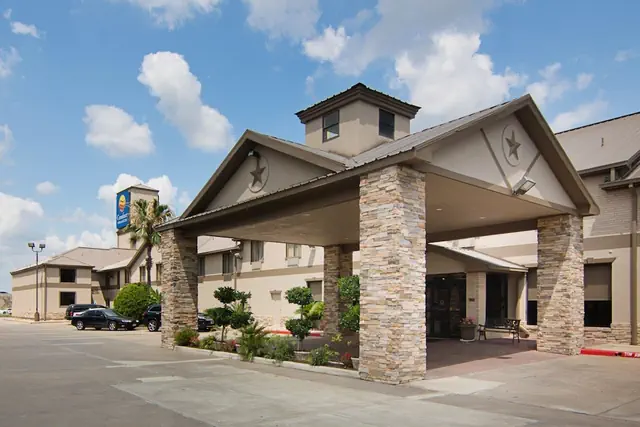 Photo 1 - Comfort Inn & Suites Houston Key-Katy