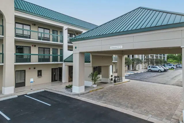 Photo 1 - Econo Lodge Inn & Suites Foley - North Gulf Shores