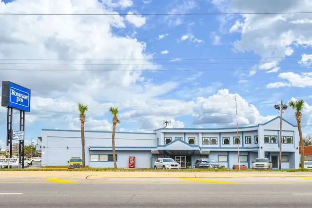 Photo 1 - Rodeway Inn Metairie - New Orleans West