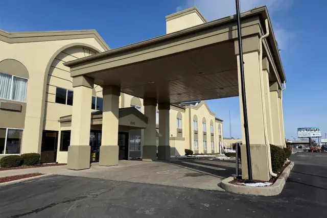 Photo 1 - SureStay by Best Western Marion