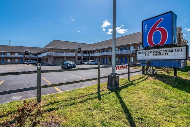 Photo 1 - Motel 6 Portsmouth, VA