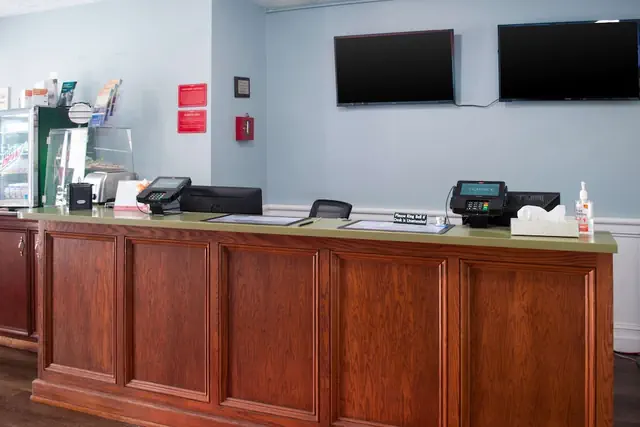 Photo 1 - Econo Lodge Inn & Suites Sandusky South