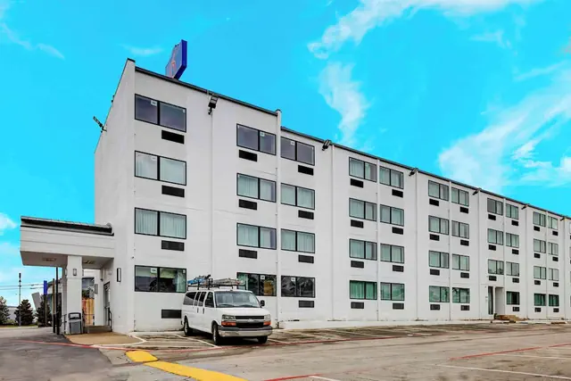 Photo 1 - Motel 6 Arlington, Tx – Entertainment District