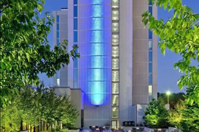 Photo 1 - Crowne Plaza Chicago Ohare Hotel & Conf Ctr by IHG